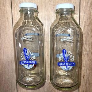 🛍️ 3 for $20 🛍️ - Set of 2 Steam Whistle Brewery Milk Jugs With White Caps